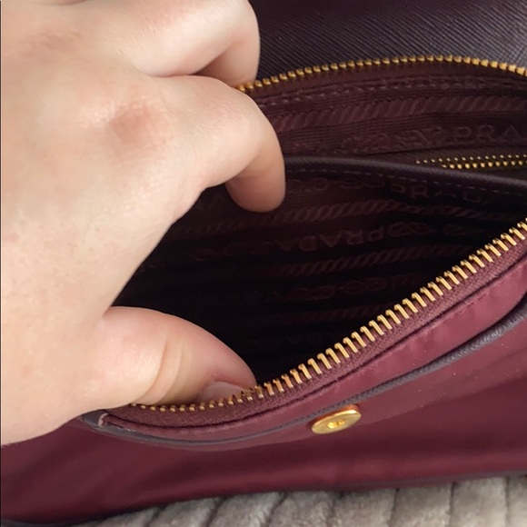 Prada Crossbody: Excellent Condition - Picture 4 of 6